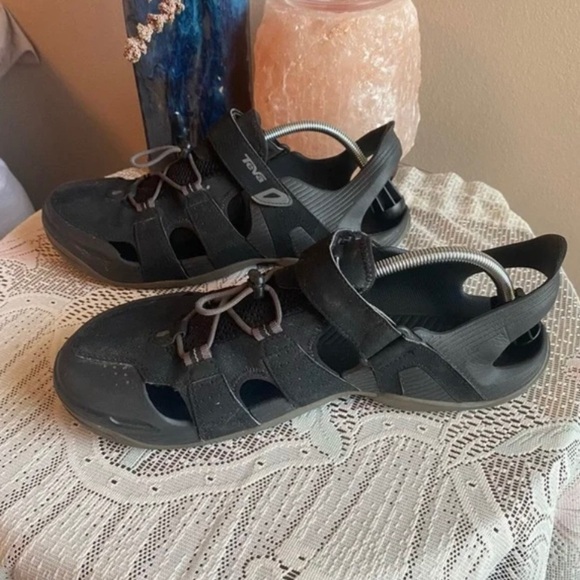 Sandals_&_Flip_Flops